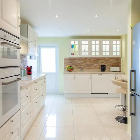 度假居 Thai By Algarve Vacation 阿尔布费拉