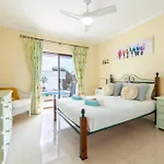 펜션 Thai By Algarve Vacation *